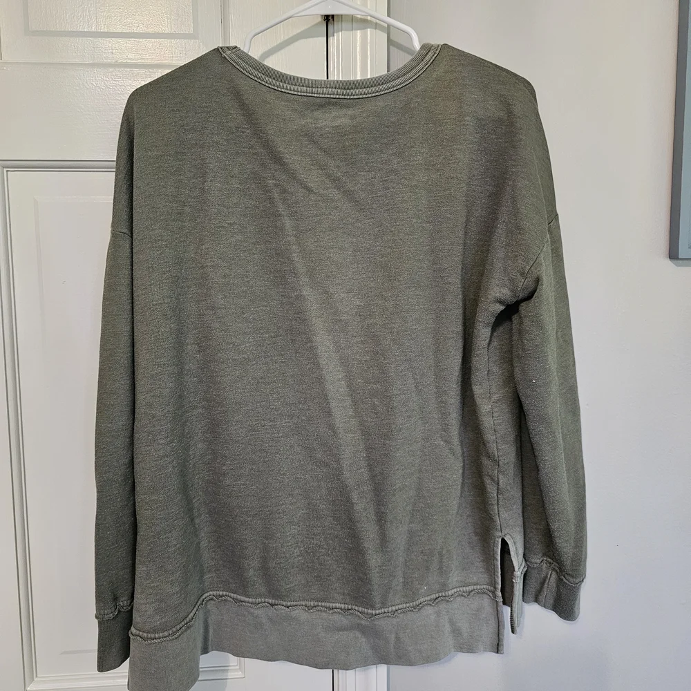 Buffalo David Bitton Sage Green Top - Picture 3 of 4